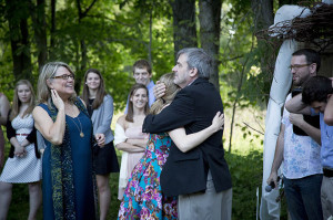 04-outdoor-wedding-rehearsal-melanie-mahonen-photography