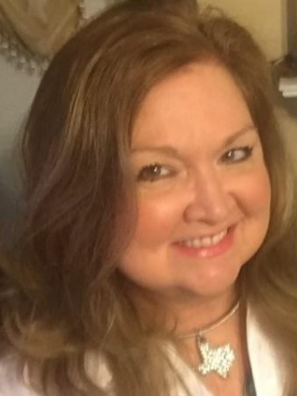 Officiant Ren'e Walker-Sanchez